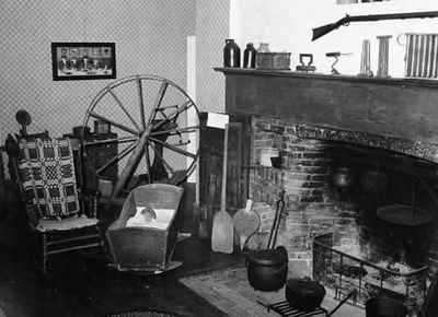 Barnum House kitchen