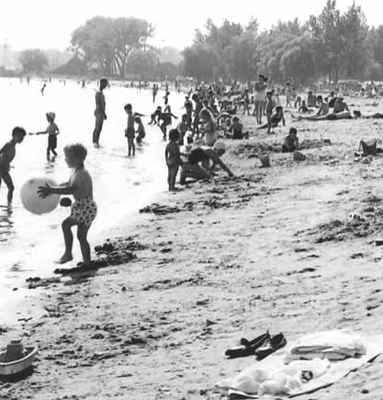 <b>Victoria Park Beach - c.1960<b>