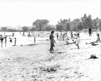 <b>Cobourg Beach c.1960<b>