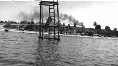 <b>Double-deck diving tower - 1923<b>