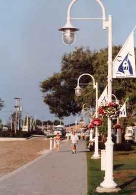 <b>Cobourg promenade<b>