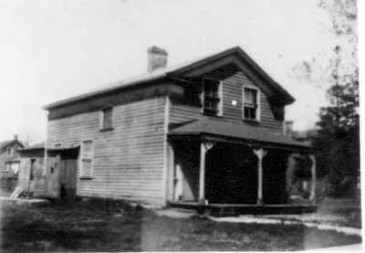 <b>Old Residence on Factory Hill - 1931<b>