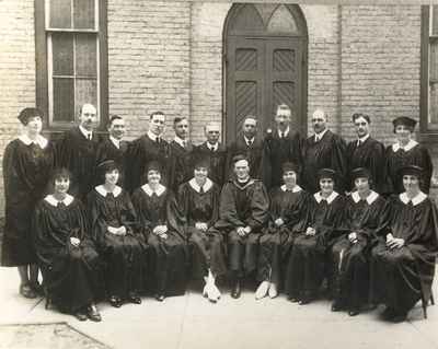 <b>Cobourg Congregational Church Choir c.1925<b>