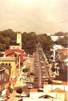 <b> Downtown Cobourg <b>