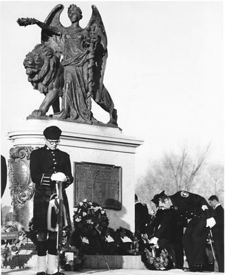 Vigil Guard at Cenotaph