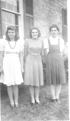 Young Women from the Scotch Block 4H Club.