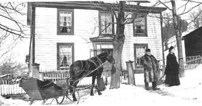 Henry and Martha Mullin outside their home c.1909