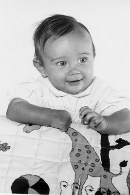 Baby with Giraffe Quilt