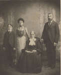 p546 - Unidentified family group (Oliver Hunter Acc #114)