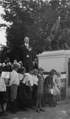 Arthur Currie Speaks at Cenotaph, 1924