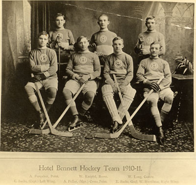 Bennett House Hockey Team, 1910-1911