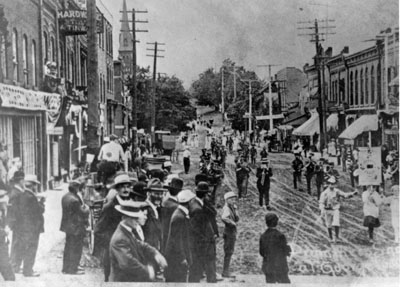 Drummers snack parade on Main Street 1912