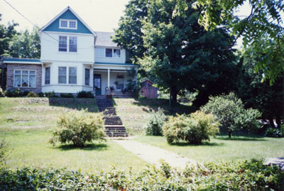 552 Main Street 1990