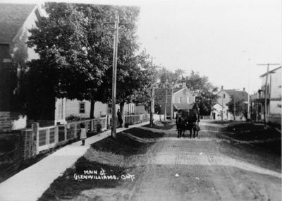 Main Street looking towards Wheeler's store c1914