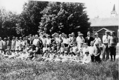 Junior and Senior rooms of Glen School 1927