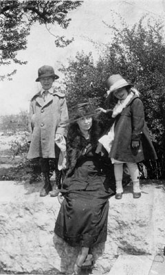 Margaret Clayton with Catherine and James Clayton c1918