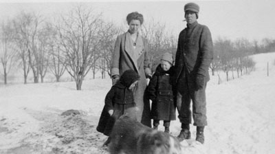 Margaret, Alvin, Catherine and James Clayton 1918