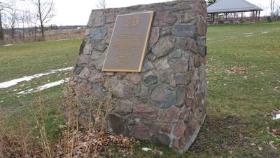 Pine Grove Cairn Commemorating the Early Settlers