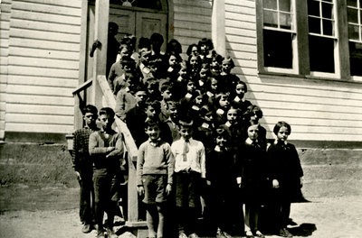 Retour sur le passé, Églises - École