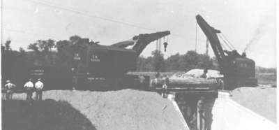 Construction du viaduc, Field, ON / Construction of the viaduct, Field, ON