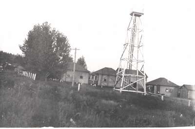 Tour de surveillance des gardes forestiers, Field, ON / Forest ranger's watch tower, Field, ON