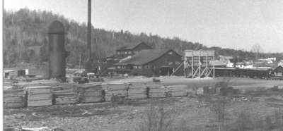 Scierie Mageau Lumber, Field, ON, 1975 / Mageau Lumber sawmill, Field, ON, 1975