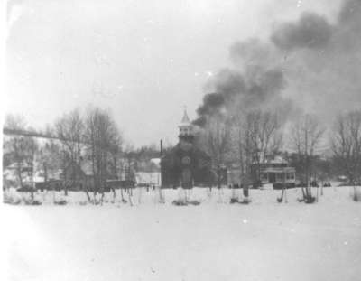 Incendie de l'église Notre-Dame-des-Victoires, Field, ON / Notre-Dame-des-Victoires church was gutted by fire, Field, ON