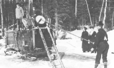 Traîneau pour glacer les chemins, Field, ON / Sleigh for icing roads, Field, ON