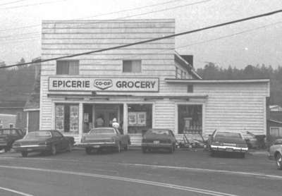 Épicerie CO-OP, Field, ON / CO-OP Grocery, Field, ON