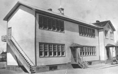 L’école du village de Field, ON, c. 1935 / Village school in Field, ON, c. 1935