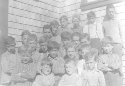 Élèves de l'école du rang Larocque, Field, ON / Students from Larocque concession school, Field, ON