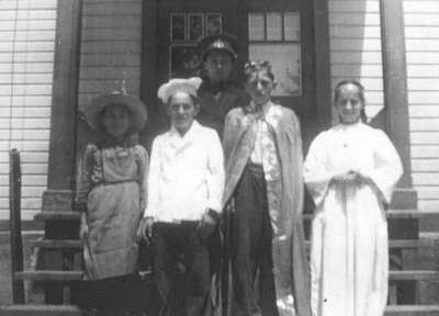 École St-Joseph à Field en 1946 / St-Joseph School in Field in 1946