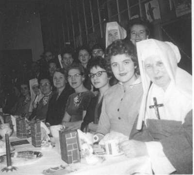 Banquet à l'école Ste-Marie, Field, ON / Ste-Marie School Banquet, Field, ON