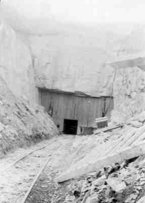 Howey Gold Mine (~1940)