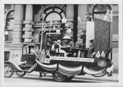 Library's &quot;Confederation Jubilee&quot; Float