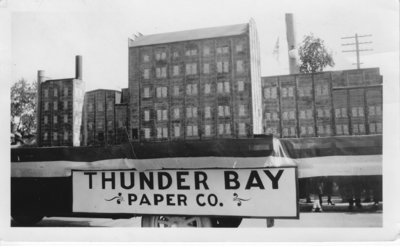 Thunder Bay Paper Co. float