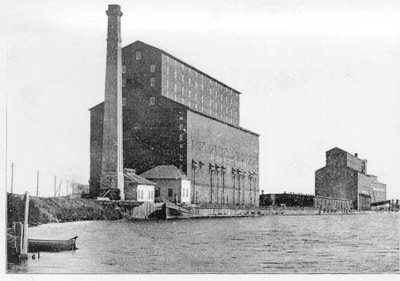 Grain Elevators on the Kam River (~1903)