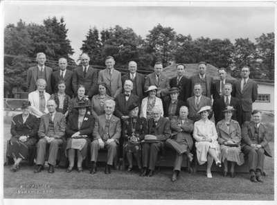 Agnes Macphail & J.S. Woodsworth with members of the U.C.O.