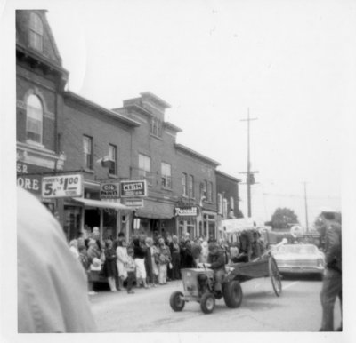 Tractor and buggy in the Flesherton Parade