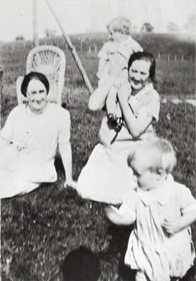 Agnes Macphail with Lilly, Jean and Lena Bailey