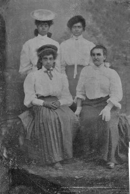 Sarah Hartley Shepherd and three daughters