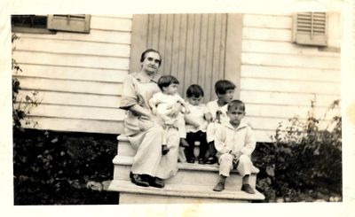 Sarah Hartley Shepherd and Grandchildren