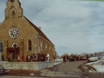 Célébrations du Carnaval à l'extérieur de la Paroisse Sacré-Cœur