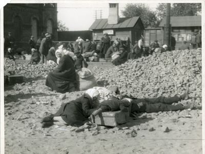 Crowds of rural residents near the Kharkiv railway station waiting for a chance to take a train