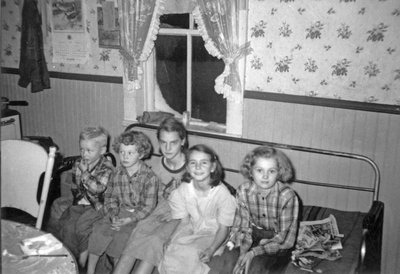 Reid and Fuller children, 1952