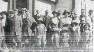 Group photo including Jenny Beemer and Munson Beemer - Circa 1930