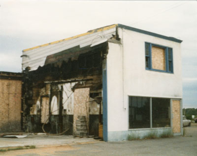 Gardiners Garage, Iron Bridge, 1980