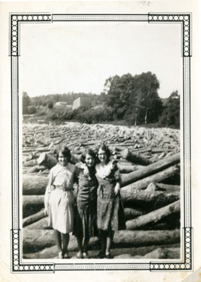 Stella and Mary Tulloch With May Hare, Iron Bridge, 1931