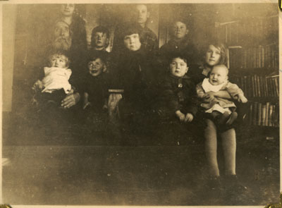 S. C. Gardiner and Grandchildren, 1928
