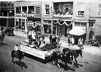 Une parade en 1927